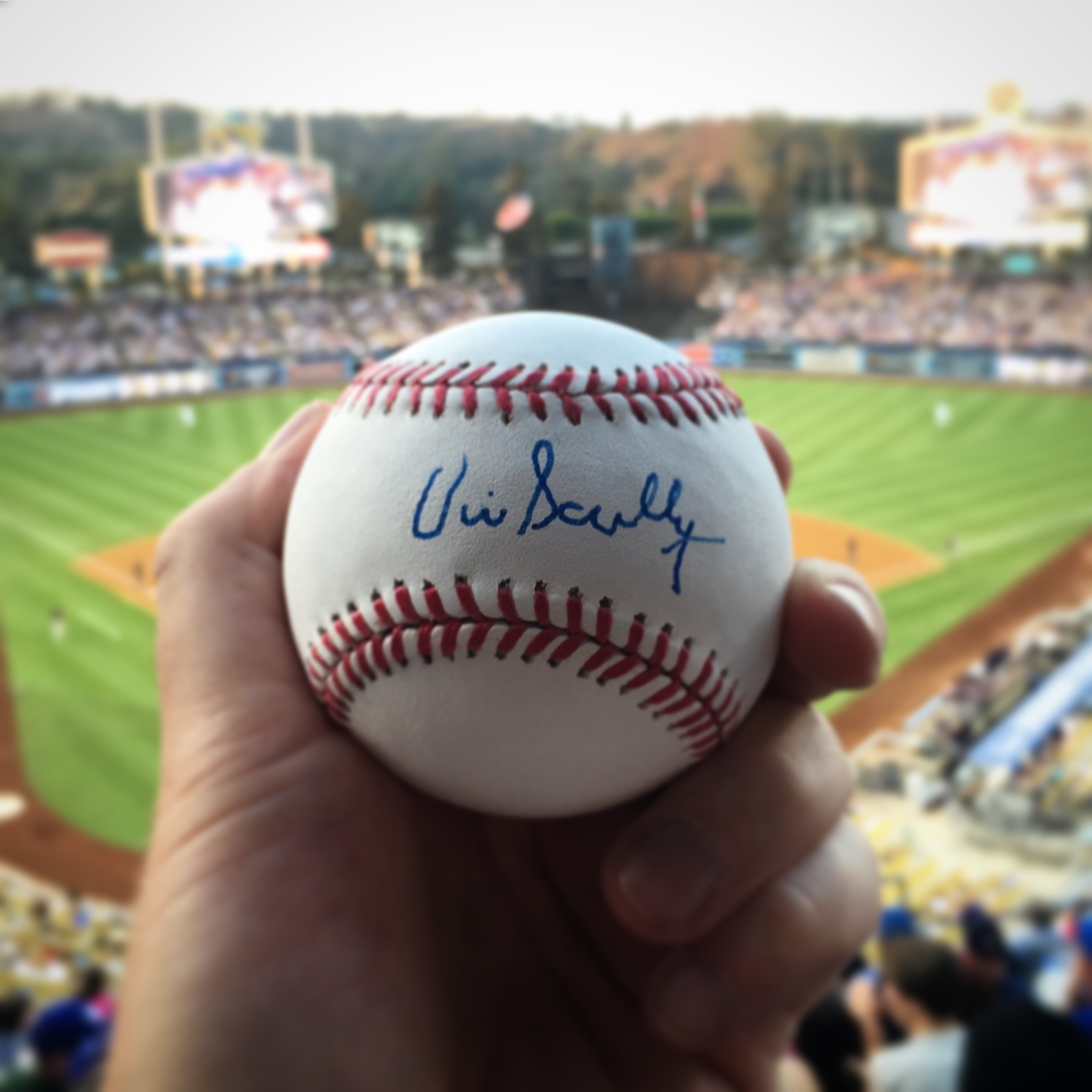 VIN SCULLY SIGNED BALL